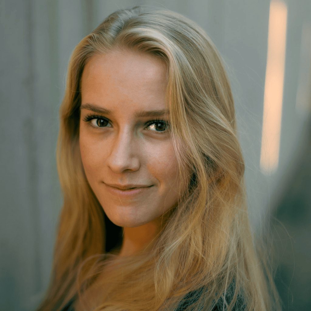 Sophie V.